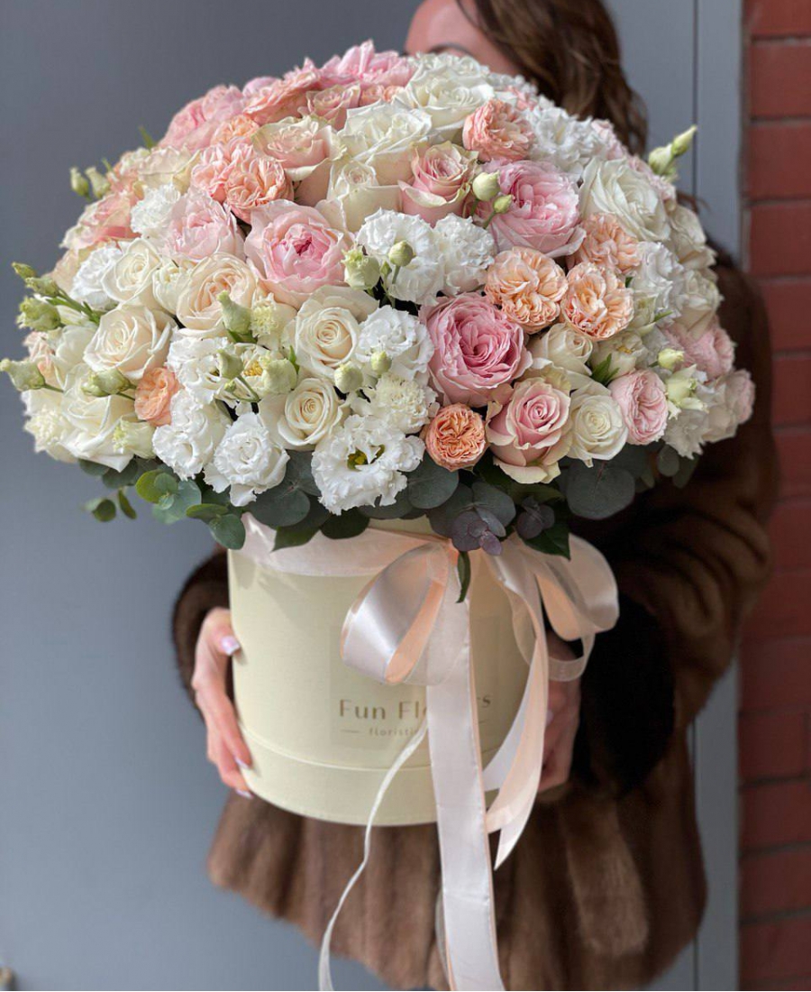 Bouquet in a hat box - Declaration of love